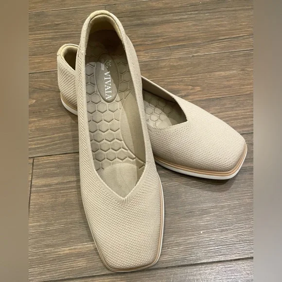 Vivaia Square-Toe All Day Standing flats (Mabel) in almond color - size 7 - Picture 2 of 5